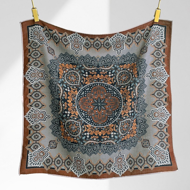 Shawl Wrap Winter - ผ้าพันคอทรงสี่เหลี่ยมลายดอกไม้เปอร์เซีย Central Compass ผลิตจากผ้าไหมหม่อน 30% และขนสัตว์